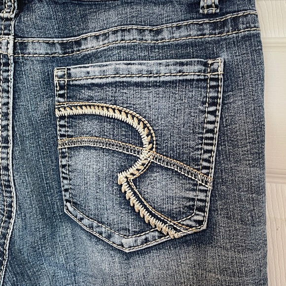 Revolt Size 12 Distressed Blue Jean Shorts - Picture 7 of 9